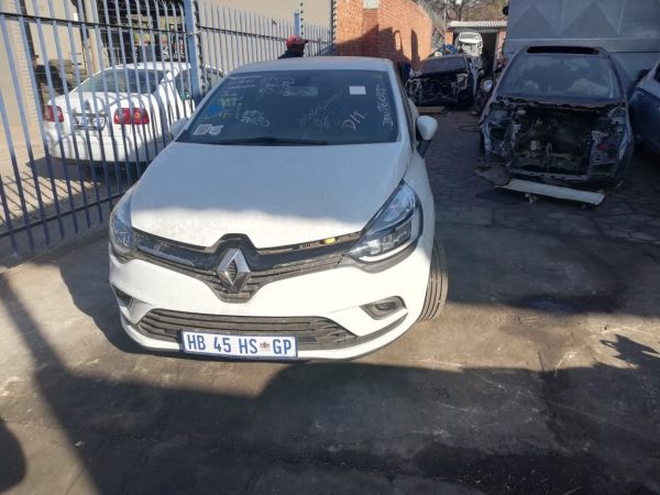 renault clio spare parts